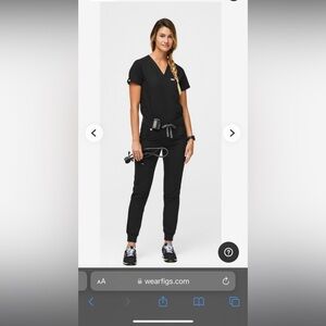 Figs scrubs in black